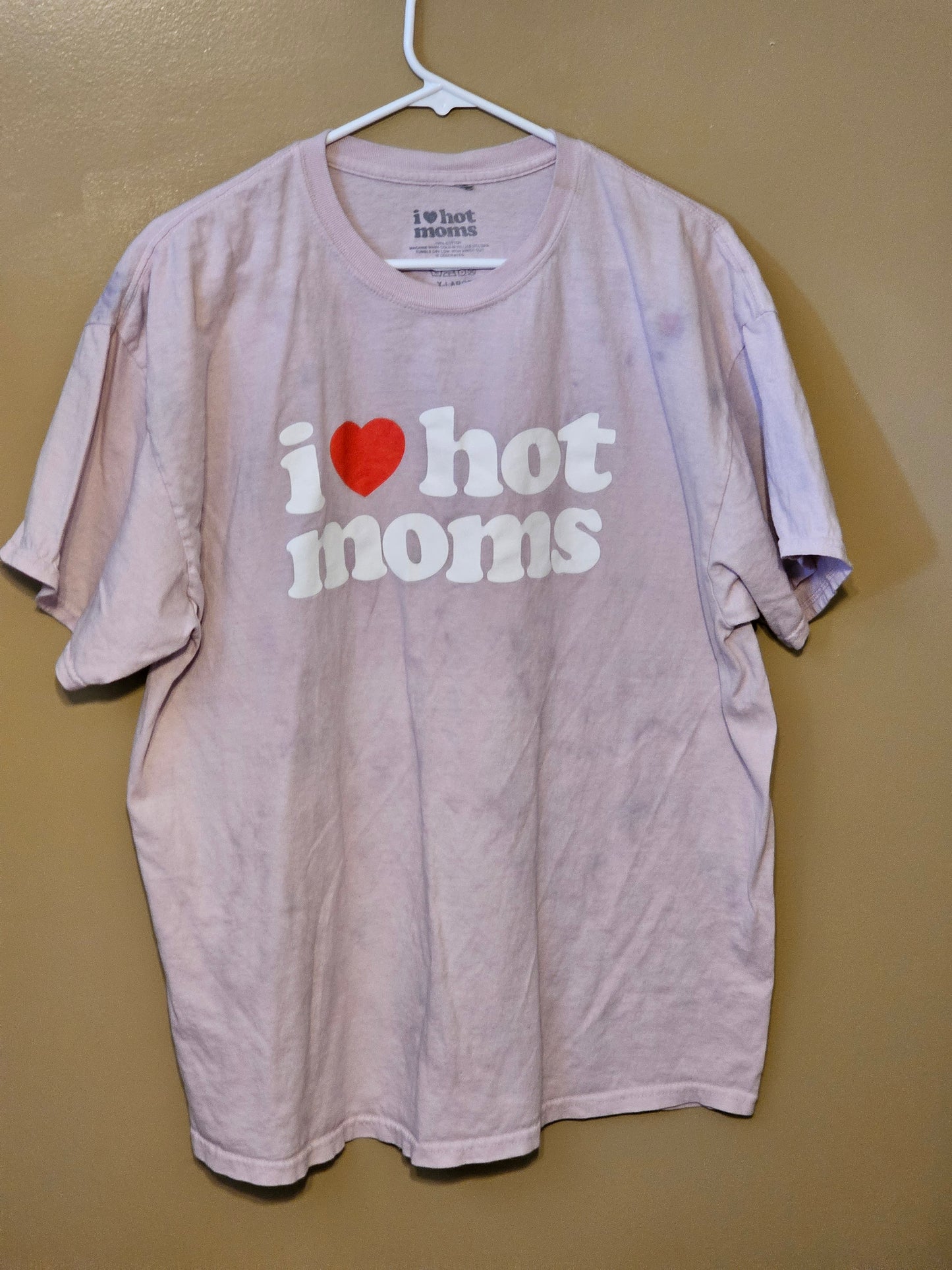 I Love Hot Moms Shirt